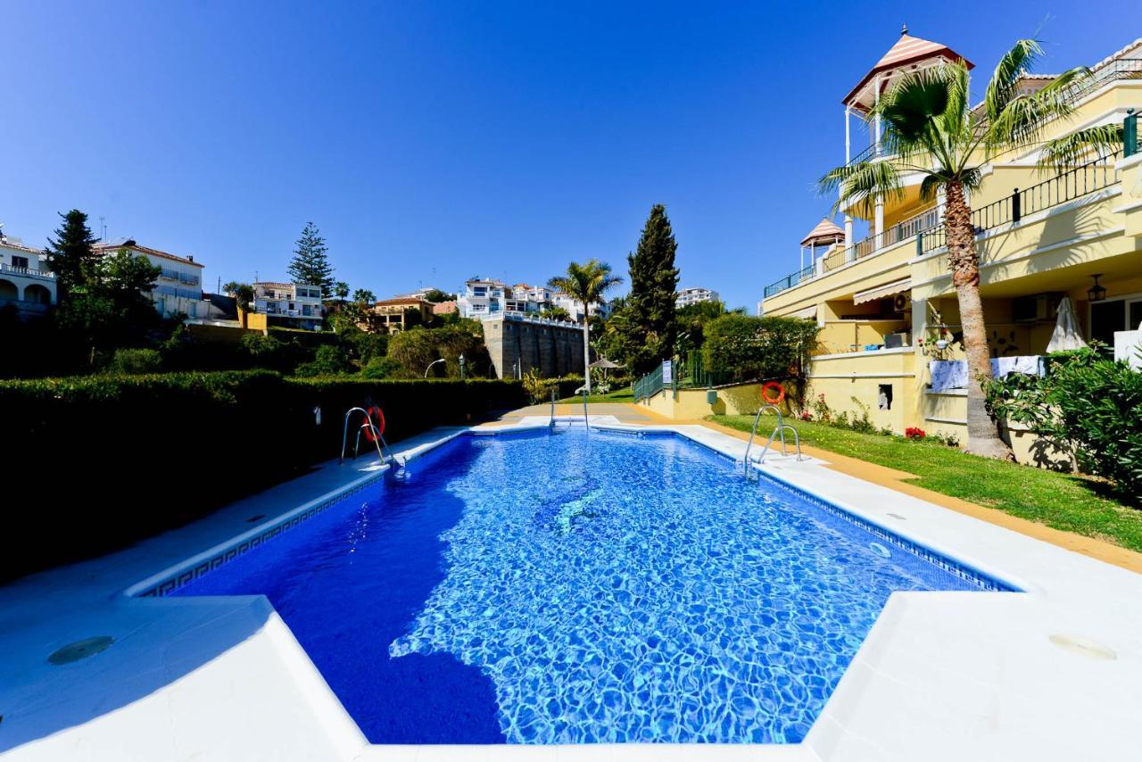 Refurbished 2-Bed Apartment Burriana Beach. Nerja Exterior foto
