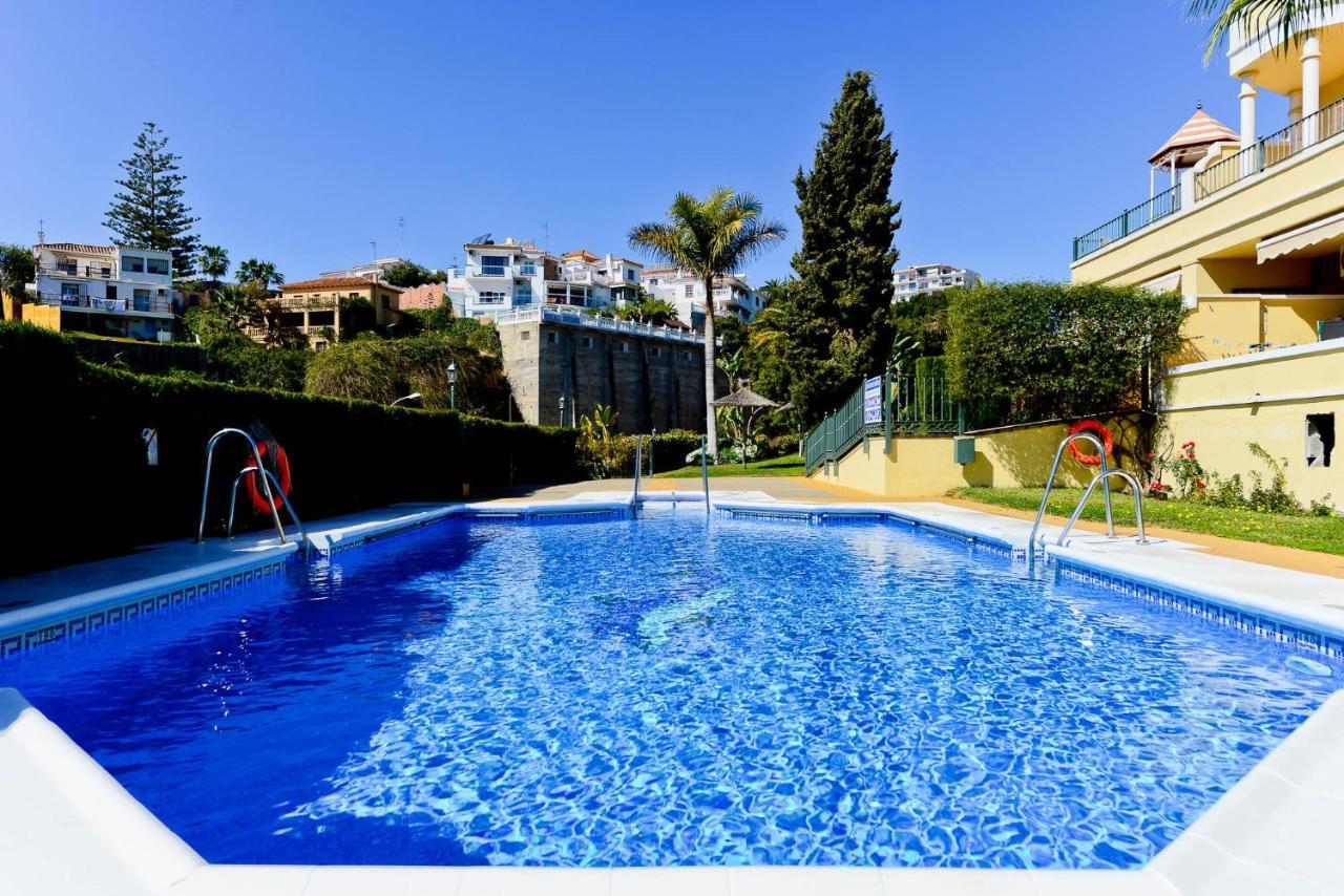 Refurbished 2-Bed Apartment Burriana Beach. Nerja Exterior foto