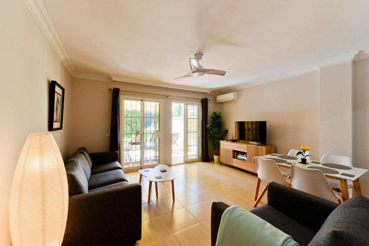 Refurbished 2-Bed Apartment Burriana Beach. Nerja Exterior foto